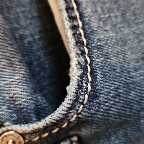 Silver Suki Boot Cut Sz 28x33 Denim Jeans, Medium Wash Blue - Picture 15 of 15